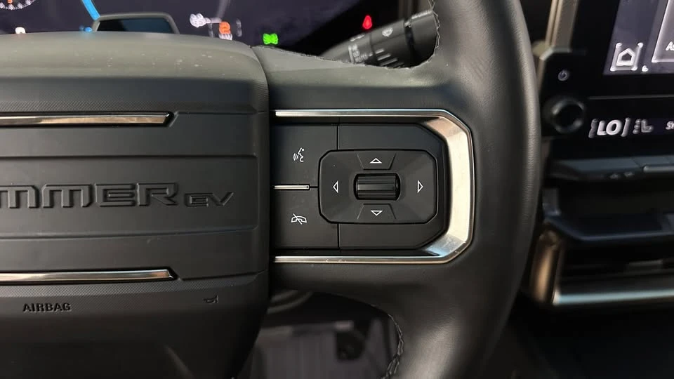2024 GMC Hummer EV - Image 18 of 20