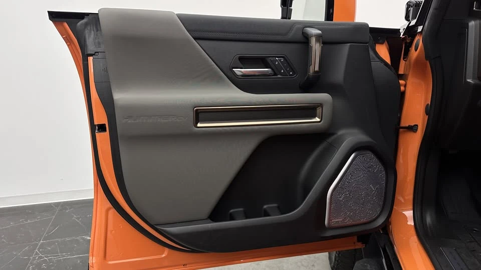 2024 GMC Hummer EV - Image 8 of 20