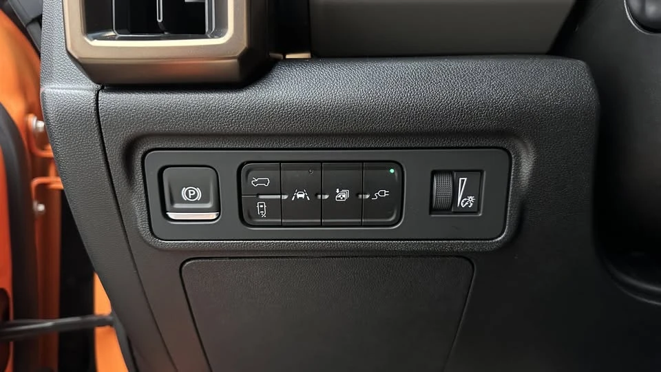 2024 GMC Hummer EV - Image 16 of 20