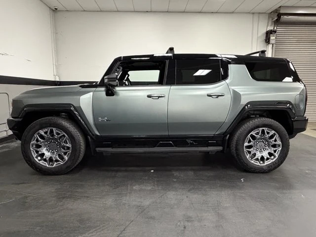 2024 GMC Hummer EV - Image 10 of 12