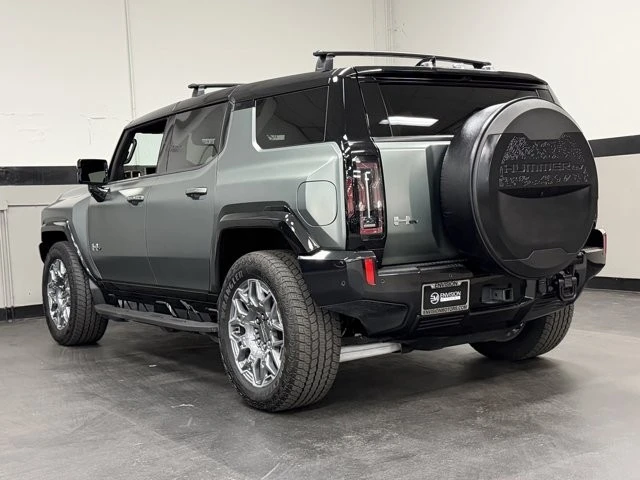 2024 GMC Hummer EV - Image 11 of 12