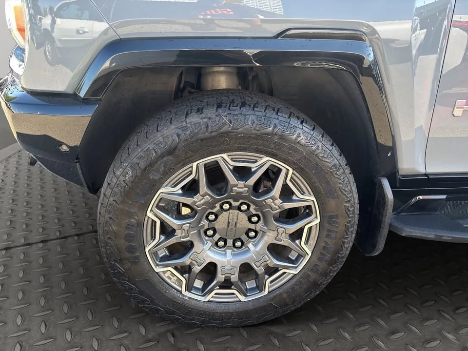 2024 GMC Hummer EV - Image 6 of 18