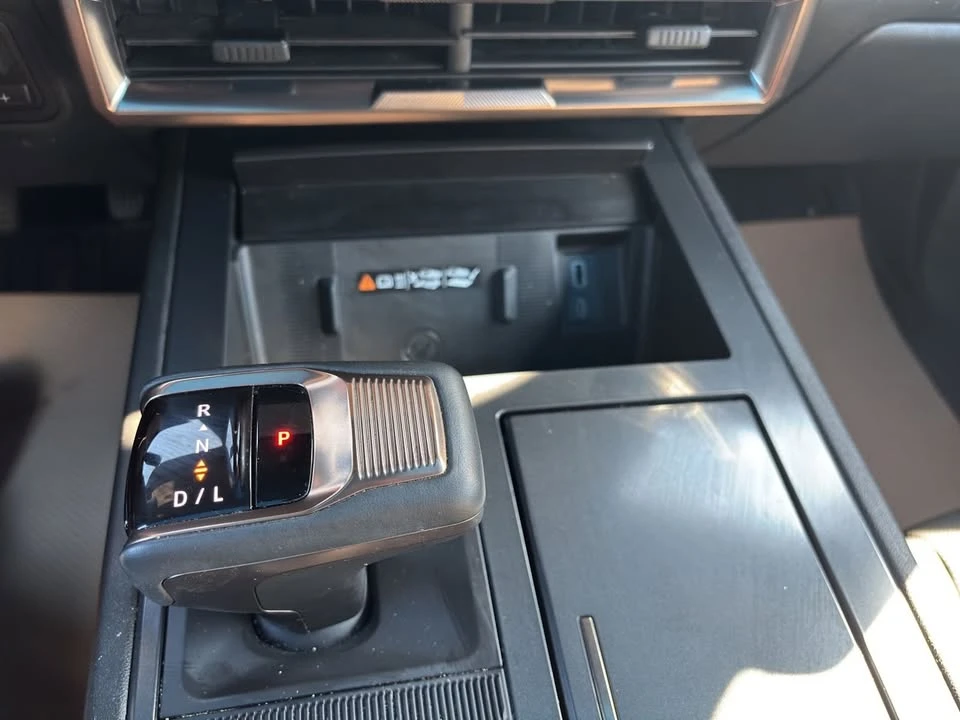 2024 GMC Hummer EV - Image 15 of 18