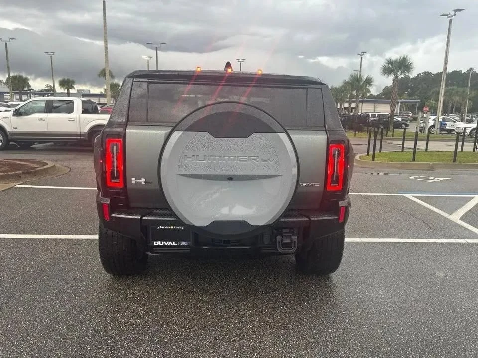 2024 GMC Hummer EV - Image 4 of 9