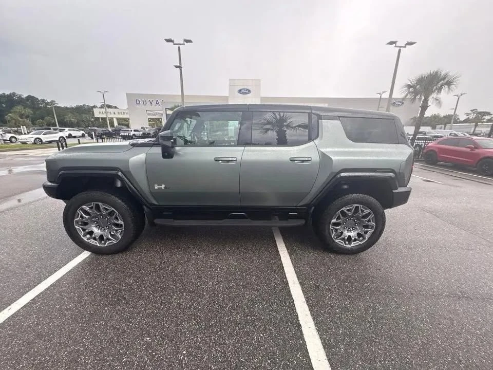 2024 GMC Hummer EV - Image 5 of 9