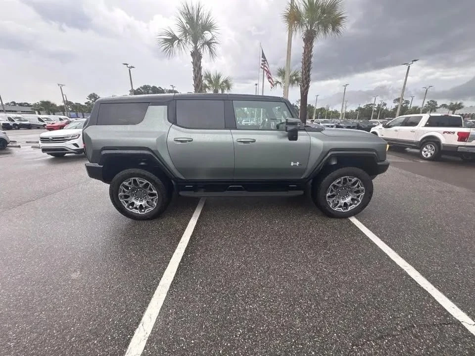 2024 GMC Hummer EV - Image 6 of 9