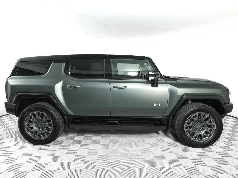 2024 GMC Hummer EV - Image 4 of 17