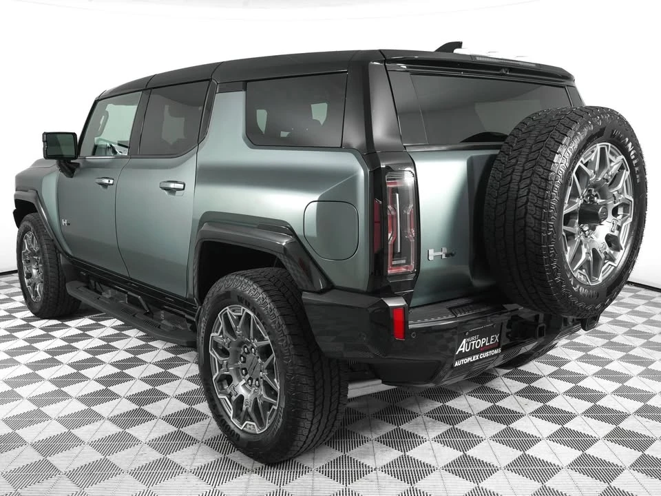 2024 GMC Hummer EV - Image 5 of 17