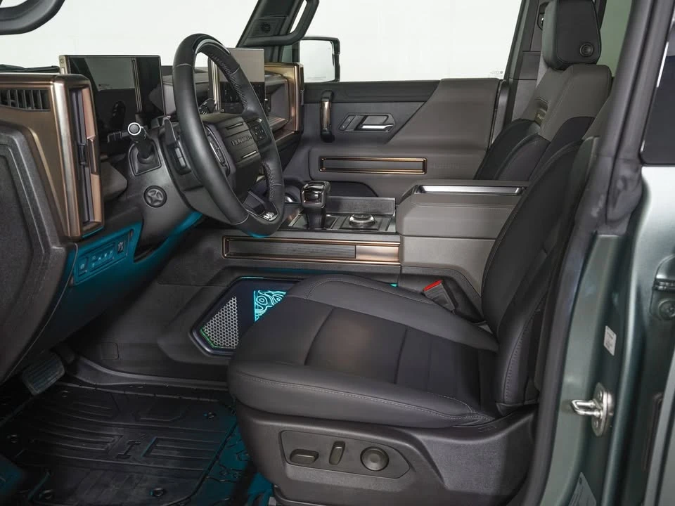 2024 GMC Hummer EV - Image 10 of 17