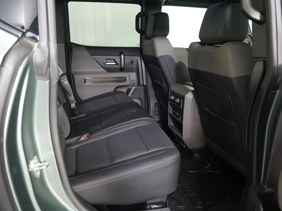 2024 GMC Hummer EV - Image 12 of 17