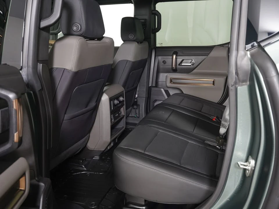 2024 GMC Hummer EV - Image 13 of 17