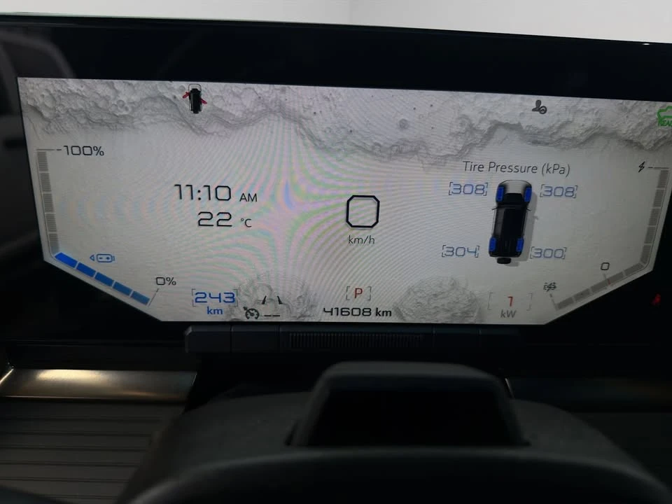 2024 GMC Hummer EV - Image 11 of 18