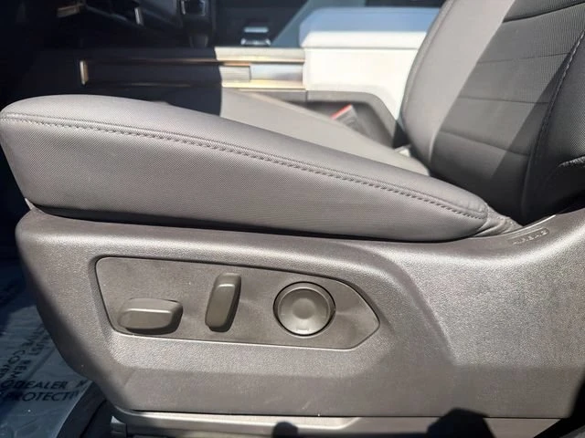 2024 GMC Hummer EV - Image 12 of 20