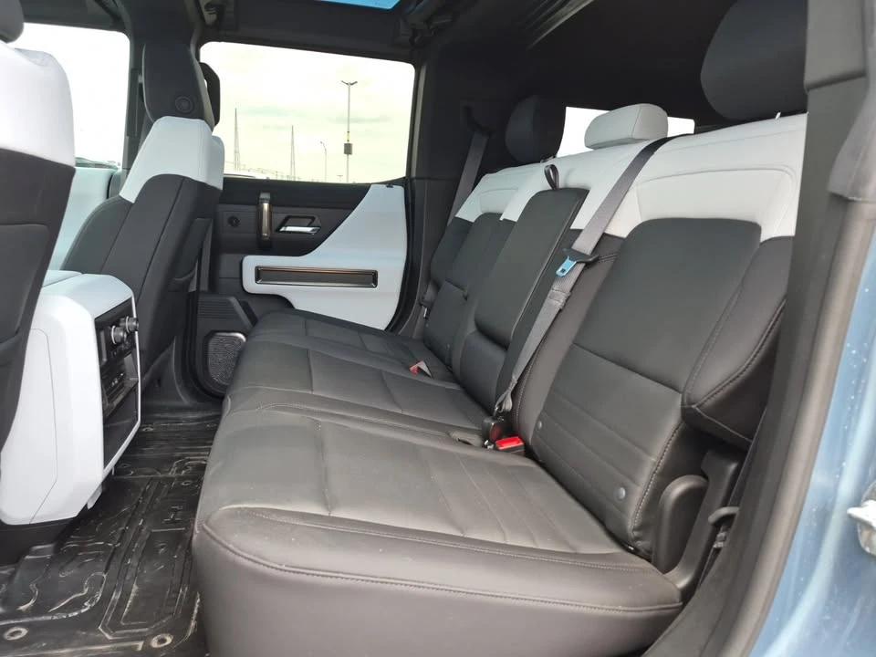 2024 GMC Hummer EV - Image 9 of 16