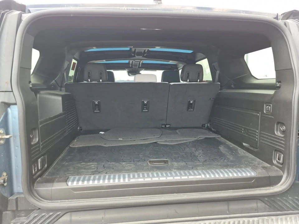 2024 GMC Hummer EV - Image 8 of 16