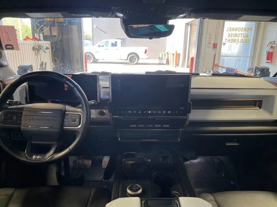 2024 GMC Hummer EV - Image 14 of 20