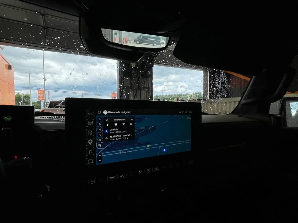 2024 GMC Hummer EV - Image 15 of 20