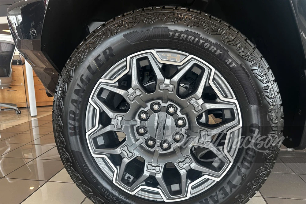 2024 GMC Hummer EV - Image 3 of 10