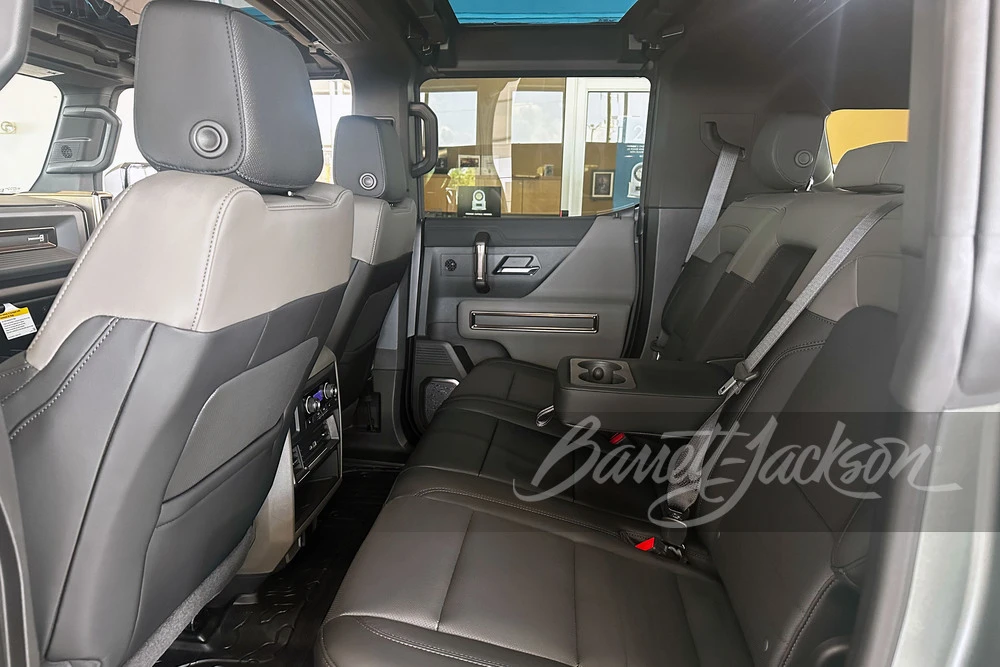 2024 GMC Hummer EV - Image 6 of 10