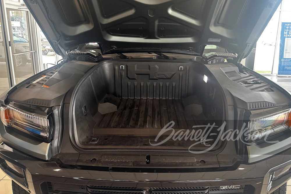 2024 GMC Hummer EV - Image 8 of 10