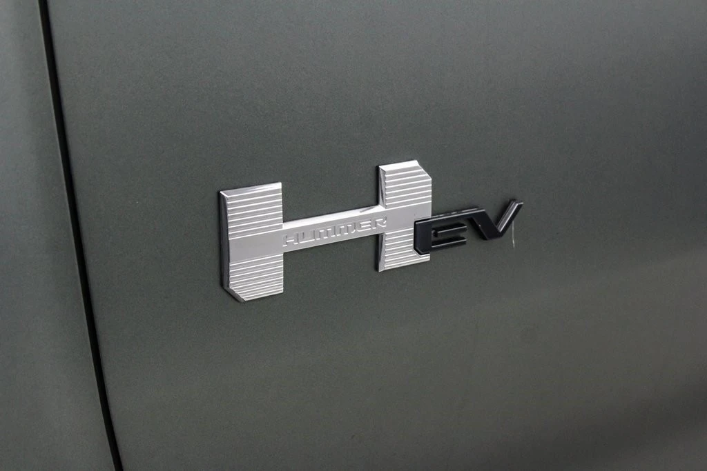 2024 GMC Hummer EV - Image 19 of 21