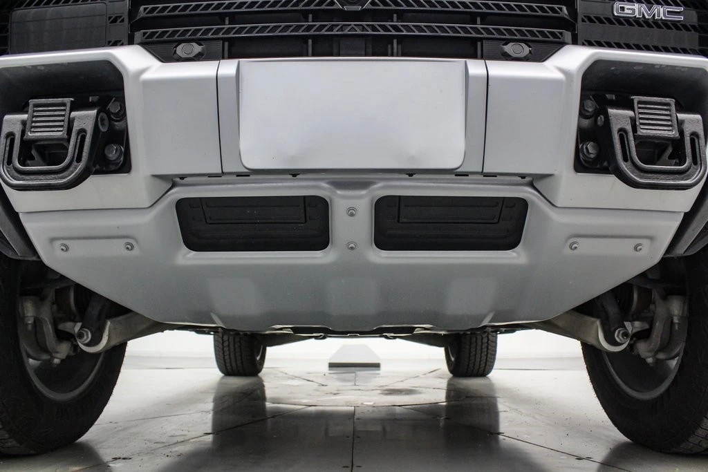 2024 GMC Hummer EV - Image 16 of 21