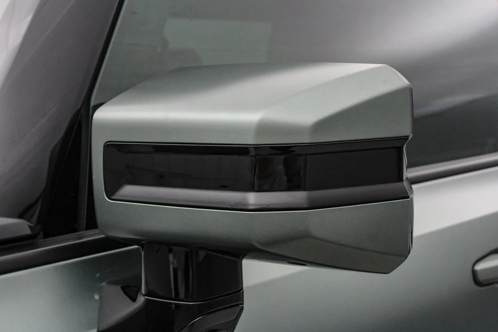 2024 GMC Hummer EV - Image 18 of 21