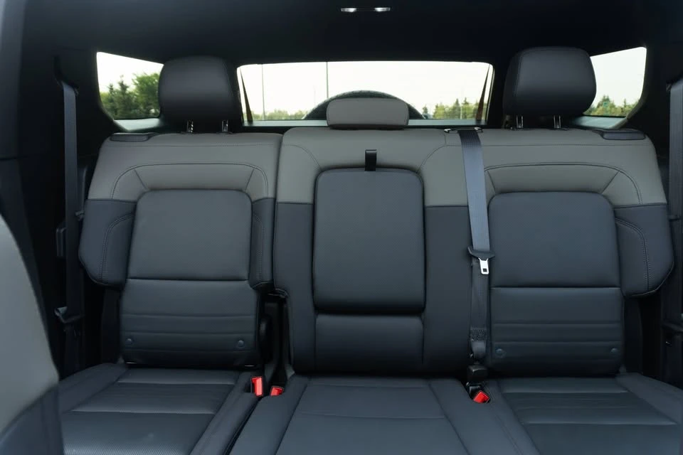 2024 GMC Hummer EV - Image 19 of 20
