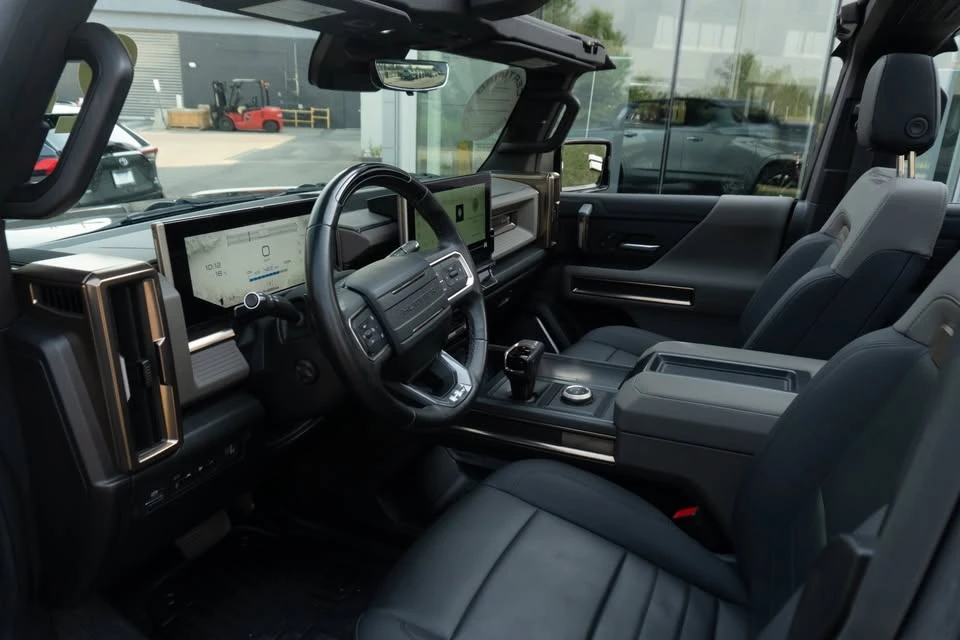 2024 GMC Hummer EV - Image 11 of 20