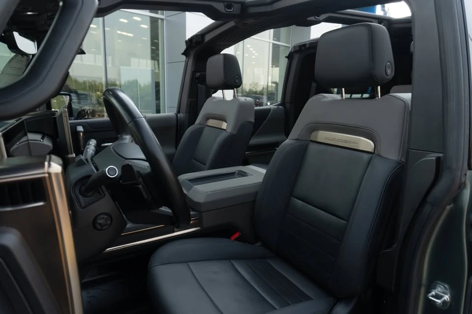 2024 GMC Hummer EV - Image 12 of 20