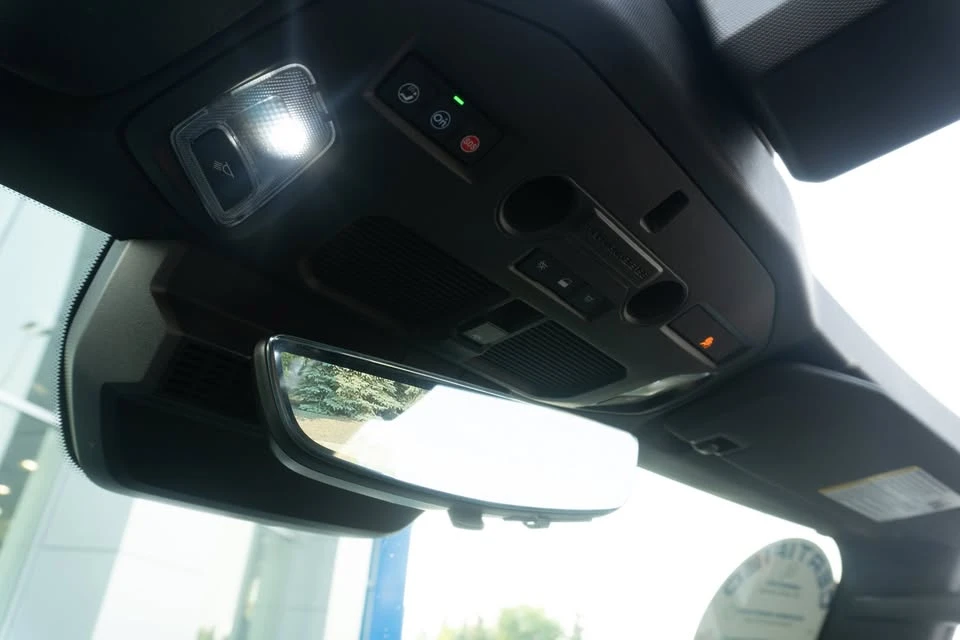 2024 GMC Hummer EV - Image 18 of 20