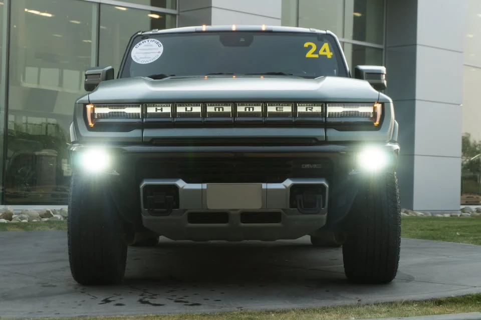 2024 GMC Hummer EV - Image 2 of 20