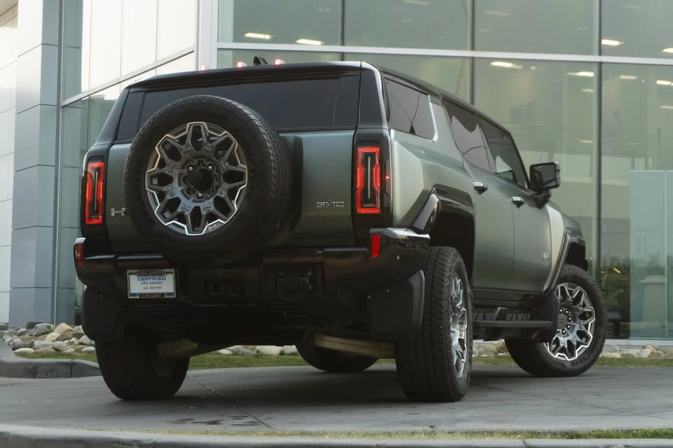 2024 GMC Hummer EV - Image 4 of 20