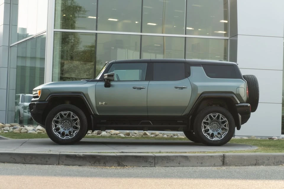 2024 GMC Hummer EV - Image 7 of 20