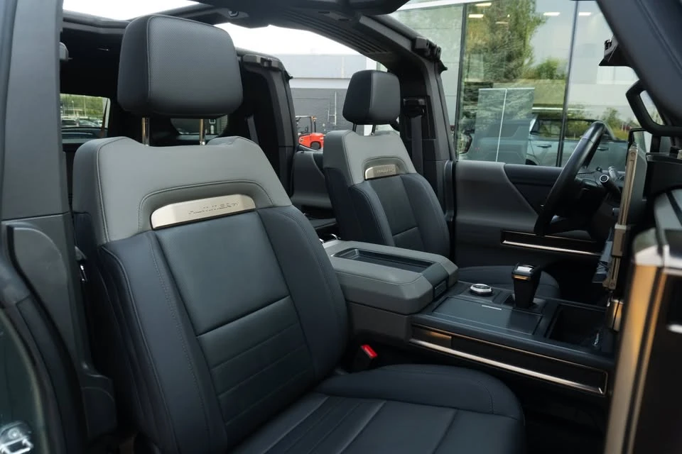 2024 GMC Hummer EV - Image 13 of 20
