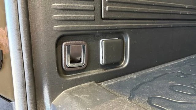 2024 GMC Hummer EV - Image 6 of 20