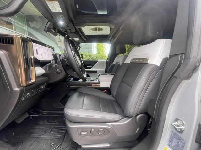 2024 GMC Hummer EV - Image 11 of 20