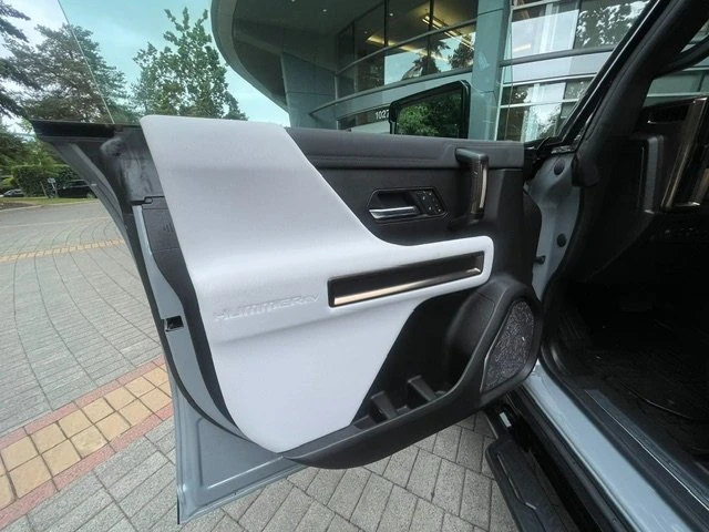 2024 GMC Hummer EV - Image 10 of 20