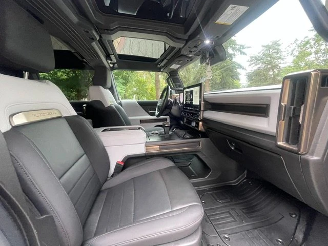 2024 GMC Hummer EV - Image 18 of 20