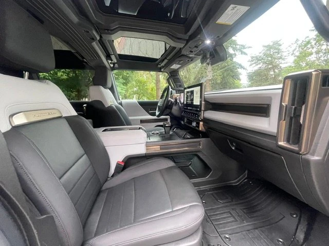 2024 GMC Hummer EV - Image 18 of 20