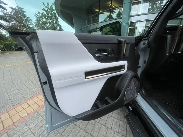 2024 GMC Hummer EV - Image 10 of 20