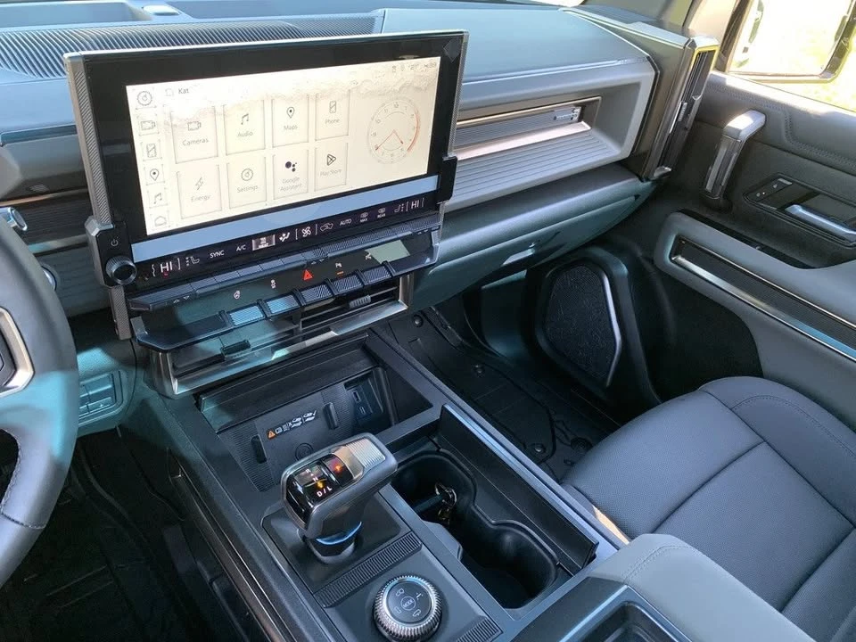 2024 GMC Hummer EV - Image 18 of 20