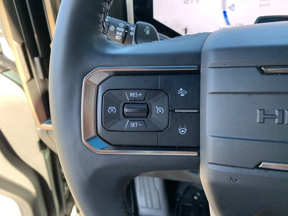 2024 GMC Hummer EV - Image 17 of 20