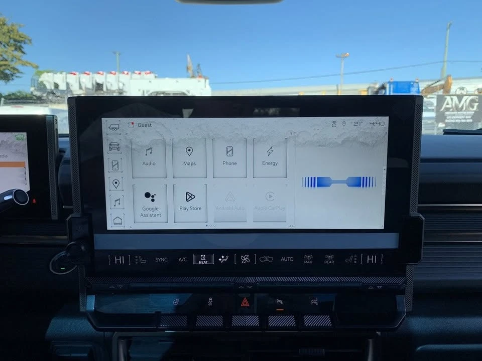 2024 GMC Hummer EV - Image 19 of 20