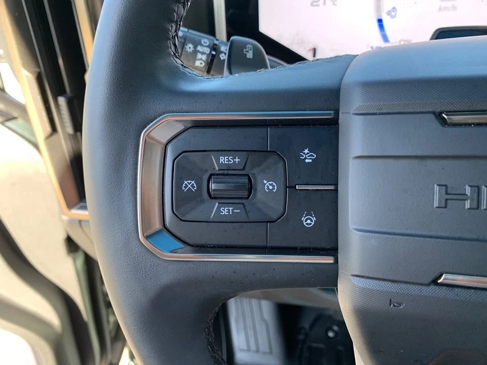 2024 GMC Hummer EV - Image 17 of 20