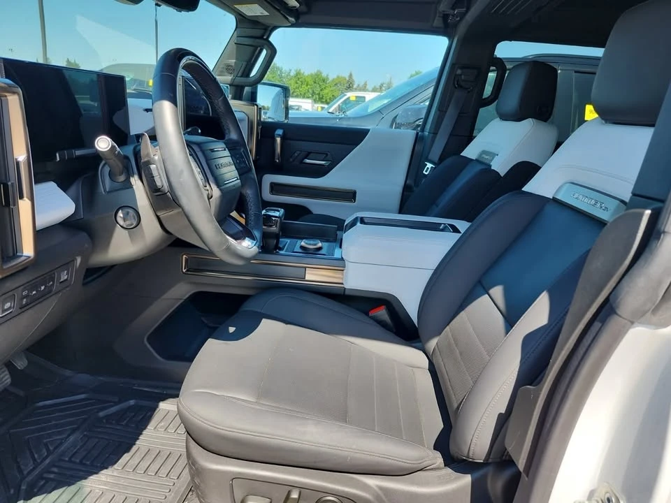 2024 GMC Hummer EV - Image 9 of 10