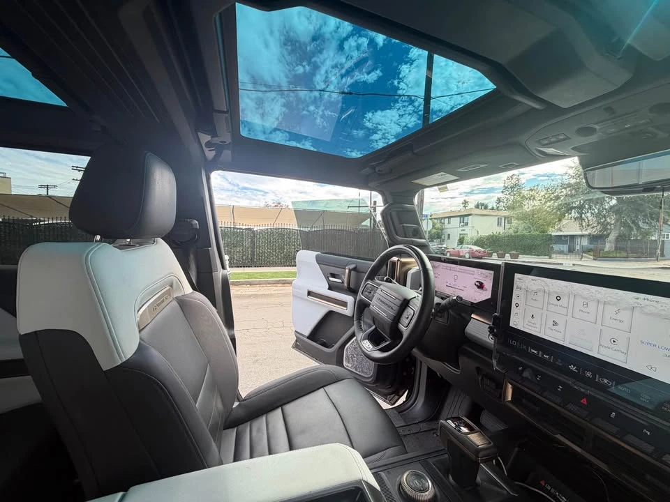 2024 GMC Hummer EV - Image 15 of 17