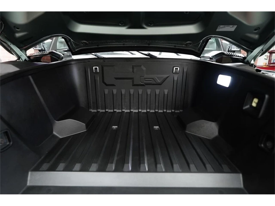 2024 GMC Hummer EV - Image 21 of 31