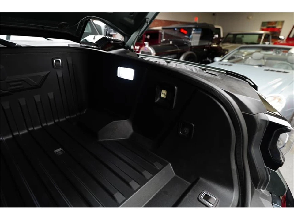 2024 GMC Hummer EV - Image 22 of 31