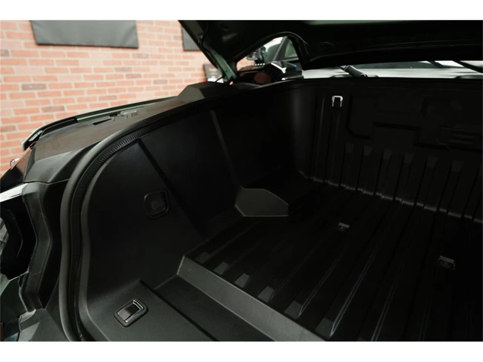 2024 GMC Hummer EV - Image 23 of 31